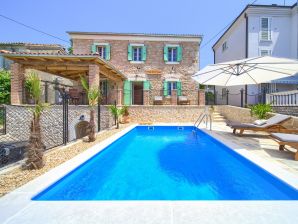 Villa am Strand mit Pool - Malinska - image1