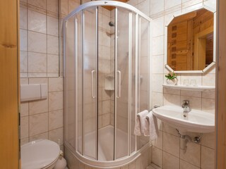 3 x Badezimmer mit Dusche und WC