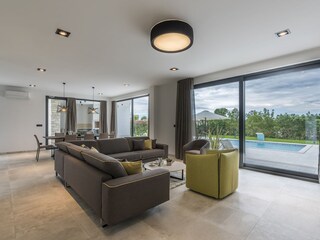 Villa Tinjan Caratteristiche 8