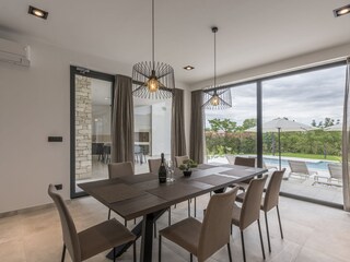 Villa Tinjan Caratteristiche 11