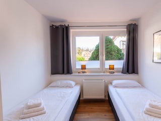 Schlafzimmer 5