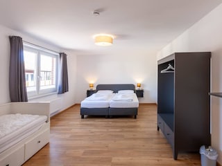 Schlafzimmer 7