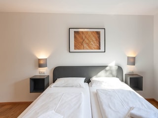 Schlafzimmer 9