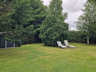 Grosser Gartenbereich im Grünen