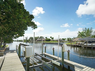 Bootsdock der Villa