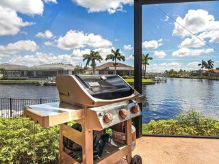 time to barbecue on the grill of the Villa