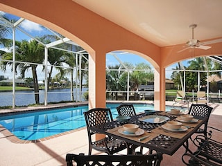 Wundervoller Blick auf den Kanal, Cape Coral