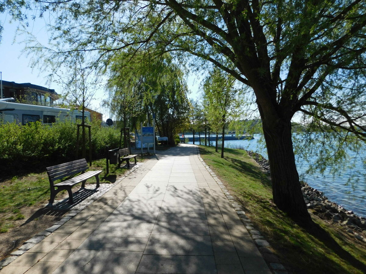 Ferienwohnung KietzOase mit Blick auf die Müritz, Waren