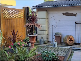 Platz vor Eingangstür