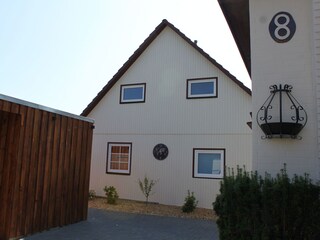 Einfahrt auf das Grundstück mit Ferienhaus