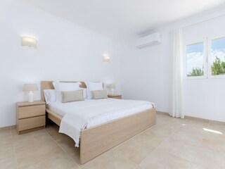 Villa Colonia de Sant Pere Características 40