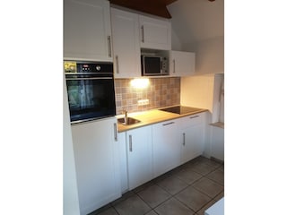 Küche mit Spülmaschine