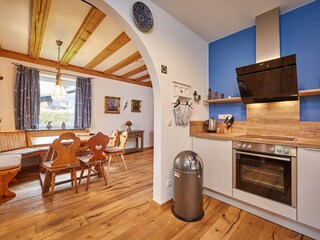 Küche mit Blick in das Esszimmer