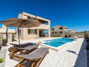 Ferienhaus Luxury villa with heated pool,jacuzzi and sauna/01 - Privlaka - image1