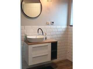 Badezimmer - im Erdgeschoss