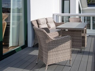 Großer Balkon mit Wasserblick