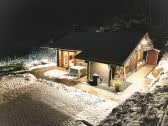 "Chalet Eins" bei Schnee