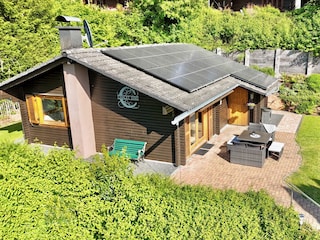 "Chalet Eins" aus Westen