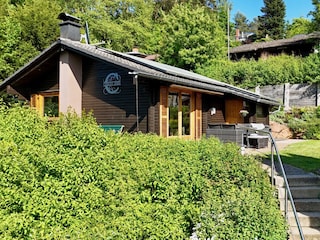 "Chalet Eins" vom Treppenaufgang