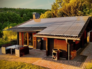 "Chalet Eins" in der Abendsonne