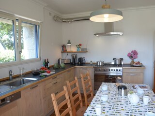 Kitchen (incl. gas hob with 5 burners)