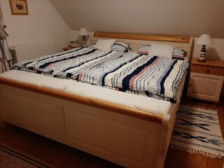 das Schlafzimmer