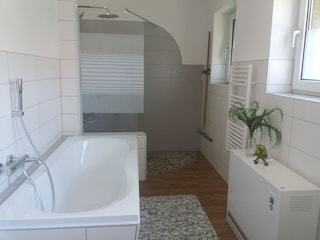 Badezimmer EG