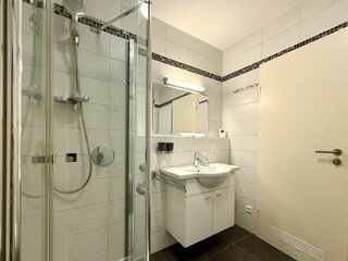 Badzimmer mit WC und Dusche