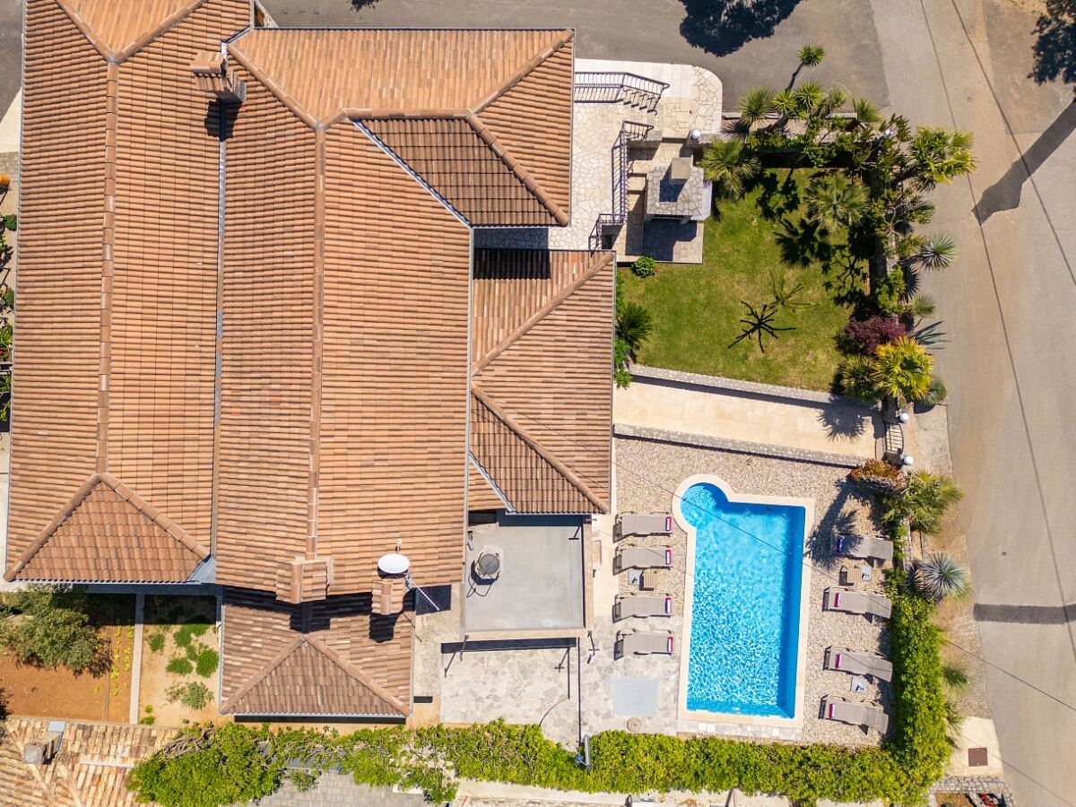 Ferienwohnung mit Pool & Meerblick