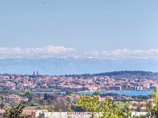 Blick vom Balkon auf das Dach