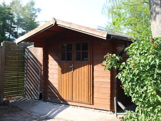 Das Gerätehaus zum Abstellen für z.B. Fahrrädern
