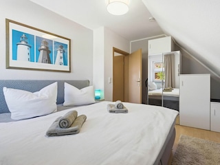 Schlafzimmer mit Doppelbett