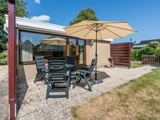 Die geschützte Terrasse mit Gartengruppe für 4 Personen