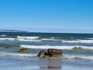 Strandimpressionen mit Blick auf die Kreidefelsen