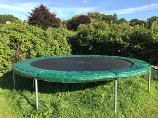 Seegrundstück mit Trampolin