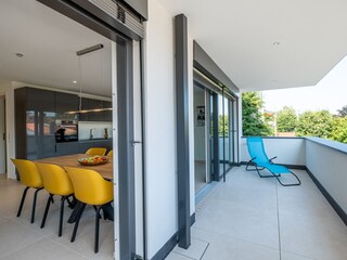 Überdachter Südwest-Balkon