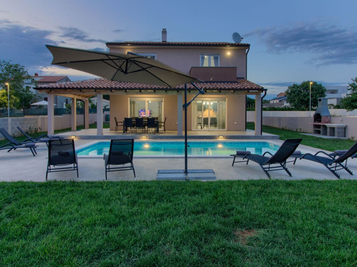 Villa Enjoy in Pula for rent - wiibuk.com