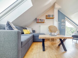 L-Sofa mit Couchtisch