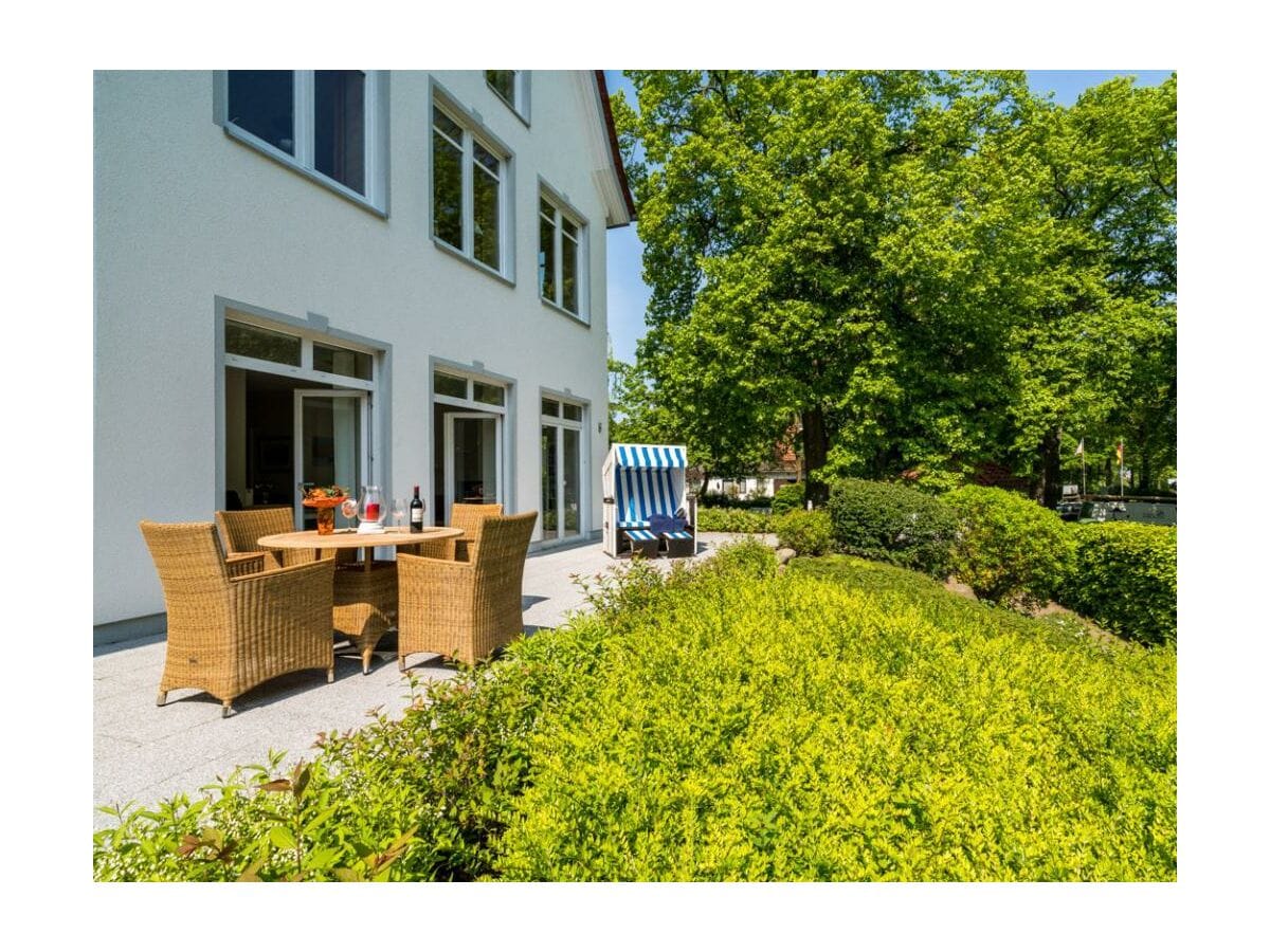 Am Dünenweg Uns Hüsung Whg. 3 - Blick auf die große Terrasse mit Strandkorb