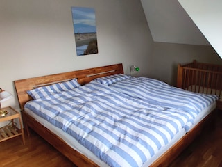 Schlafzimmer 1