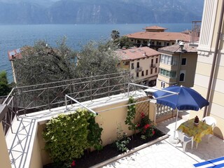 BALCONY LAKEVIEW