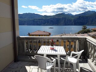 TERRACE WITH LAKEVIEW