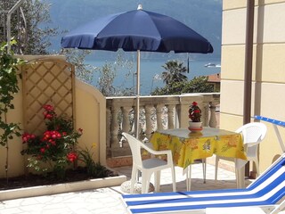 TERRACE WITH LAKEVIEW
