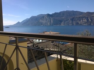BALCONY LAKEVIEW