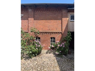 Außenansicht im Innenhof