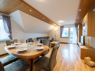 großes Wohnzimmer