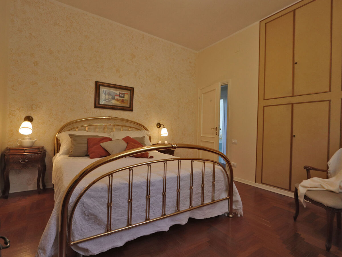 Villa Luisa - Schlafzimmer mit Doppelbett