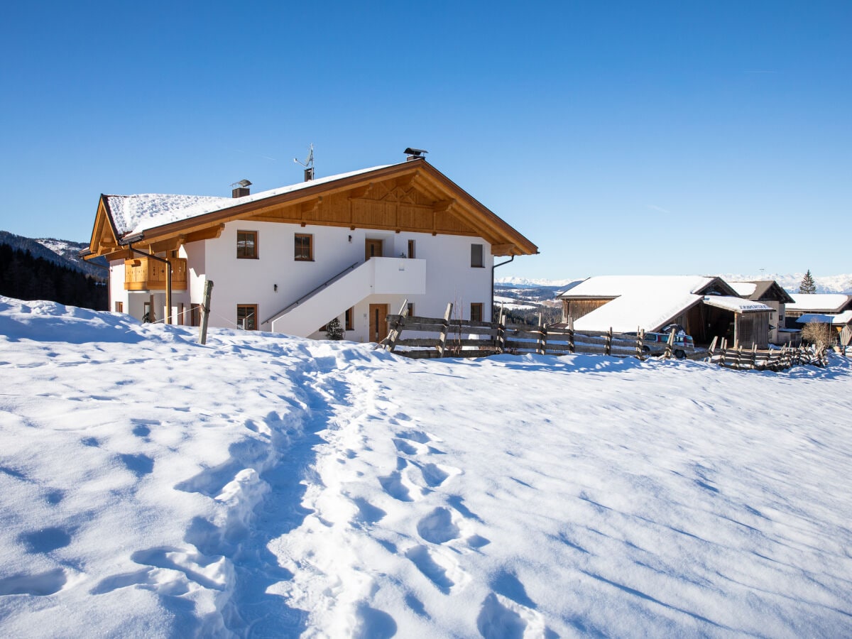 Schneeschuhweg zu unserem Haus