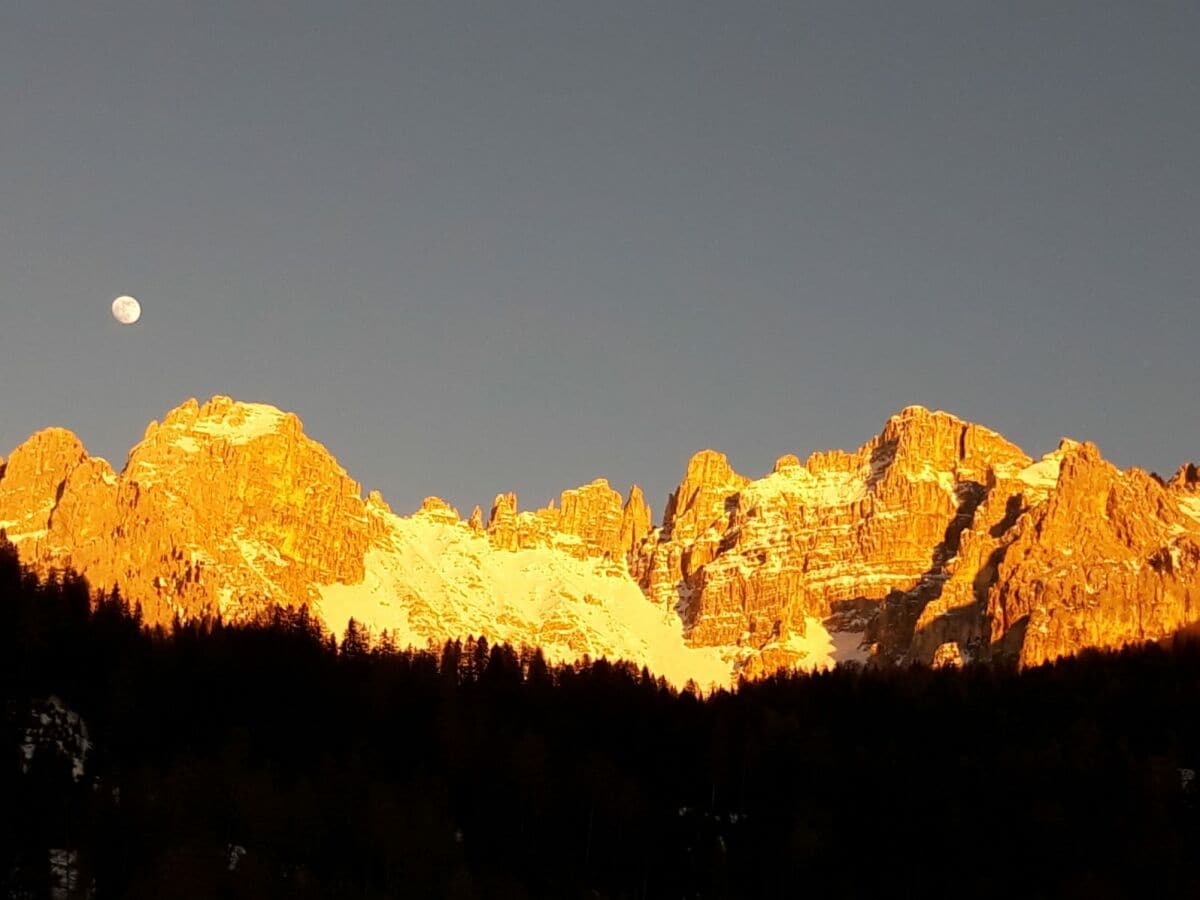 Hausberg Latemar im Abendrot