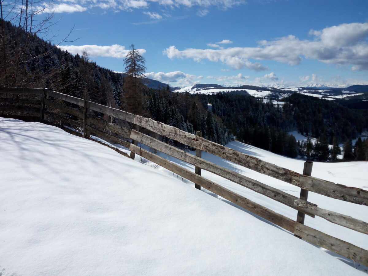 Wanderweg beim Hof.